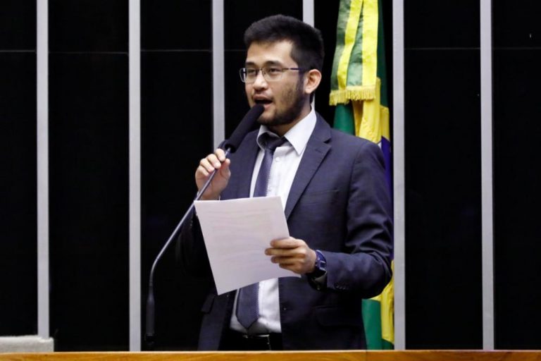 Kim Kataguiri - É o xadrez 4D de Bolsonaro. Agrada o CENTRÃO em