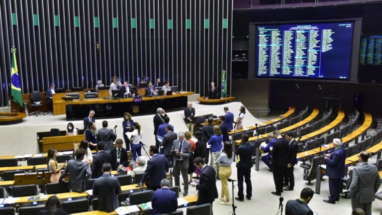 Câmara dos Deputados - Simplificou! Conheça o novo portal que simplifica a  consulta aos projetos nas duas Casas legislativas. Acesse