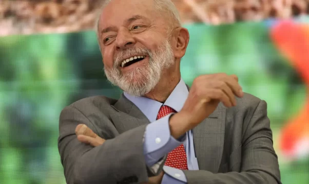 Inflação dispara e expõe fracasso do governo Lula em controlar economia